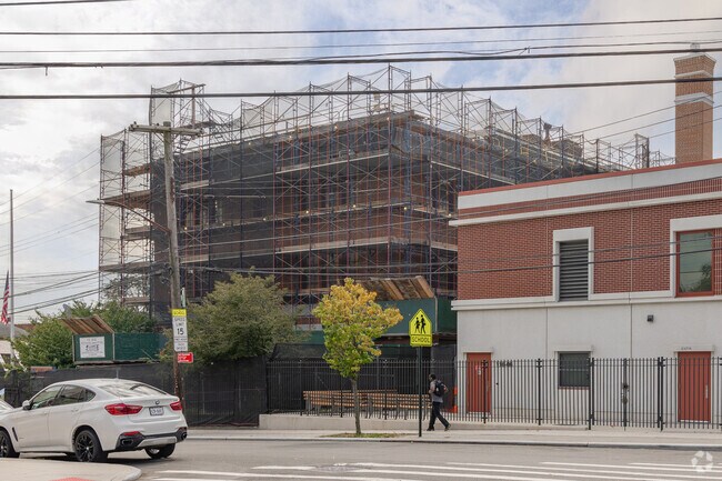 PS 36 has a student-teacher ratio of 11 to 1.