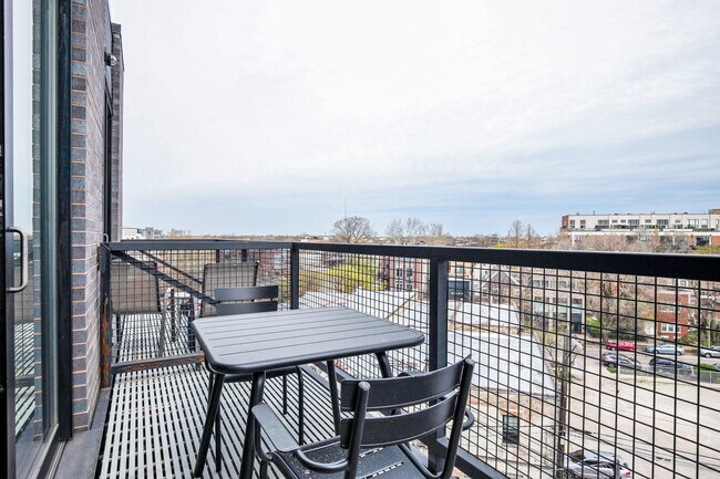 1647 N Milwaukee Ave unit FL4-ID1386, Chicago, IL 60647 - photo 4