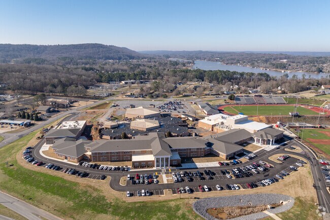 Full campus of Guntersville High School, serving students from the 9th through 12th grades in Guntersville Alabama.