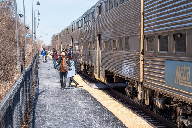 Residents of Lake Katherine can catch a ride on the metra train at Palos Park station.