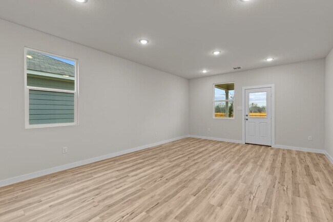 9875 Chavaneaux Landing, San Antonio, TX 78221 - photo 6