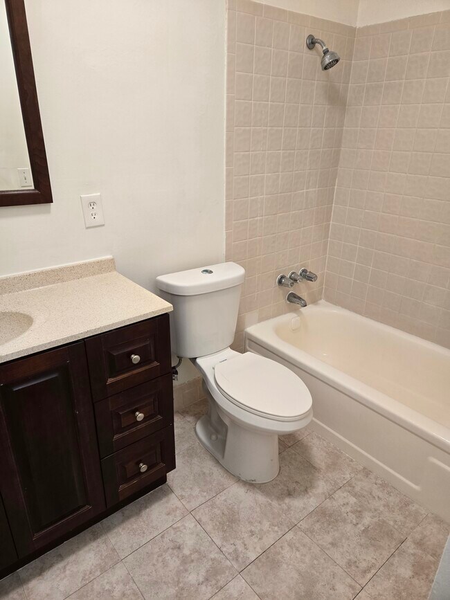 8917 NW 28th Dr unit C, Coral Springs, FL 33065 - photo 4