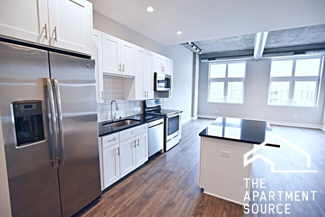 3833 N Broadway St unit 314, Chicago, IL 60613 - photo 2