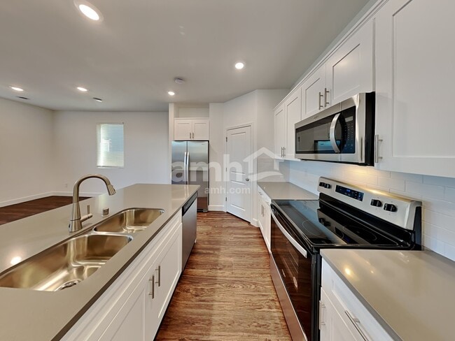 10020 Spire St, Las Vegas, NV 89131 - photo 4