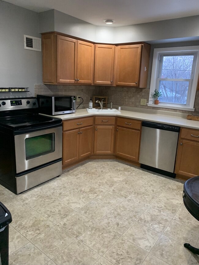 3754 E Denton Ave, Saint Francis, WI 53235 - photo 5