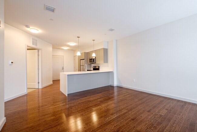 496 Harvard St unit 4, Brookline, MA 02446 - photo 5