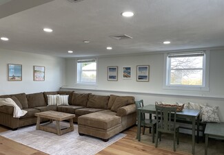40 Hemlock Ave Unit 1, Narragansett, RI 02882
