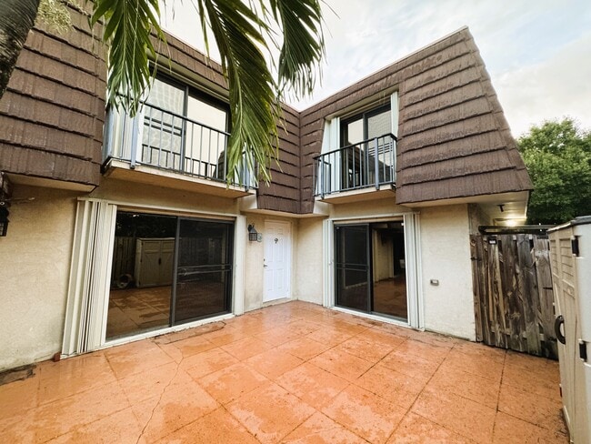 2311 23rd Ln, Palm Beach Gardens, FL 33418 - photo 4