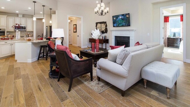 4225 Honey Locust Dr, Charlotte, NC 28215 - photo 6