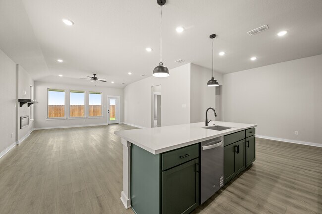 1302 Beaumont Ln, Red Oak, TX 75154 - photo 6