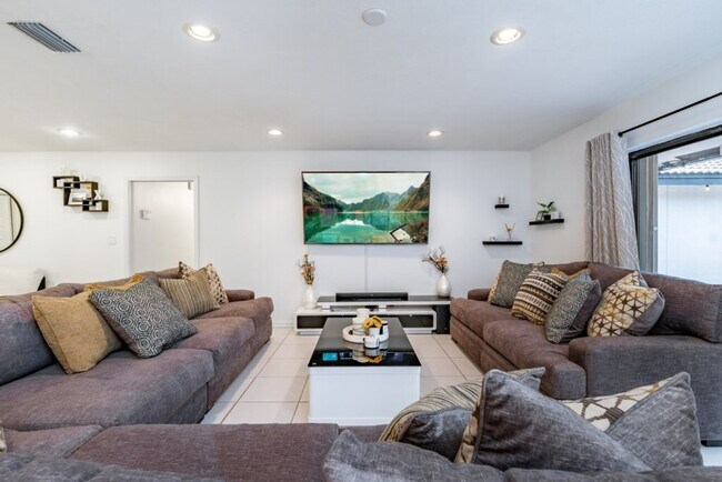 830 SW 14th Ct unit ID1287060P, Fort Lauderdale, FL 33315 - photo 6