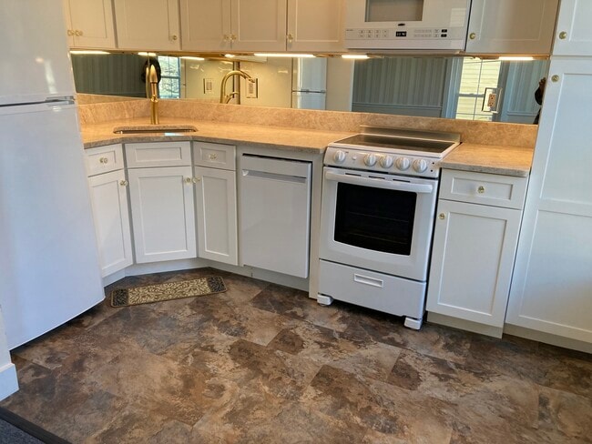 32 Bridge St unit 32A, Frenchtown, NJ 08825 - photo 4