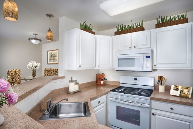 Trevors Run, Herndon, VA 20171 - photo 2