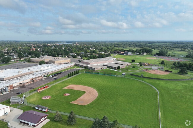 The student-teacher ratio at Sauk Centre Secondary School is 21 to 1.