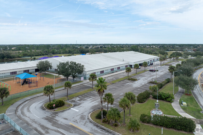 Ralph M. Williams Junior Elementary School offers ample parking on the south side of the school.