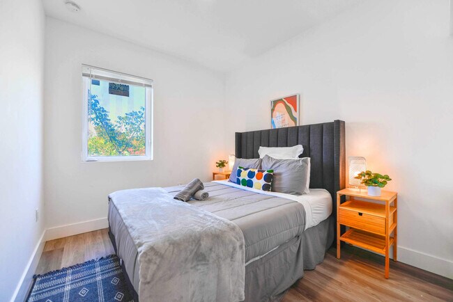 1175 NW 26th St unit FL1-ID1022299P, Miami, FL 33127 - photo 2