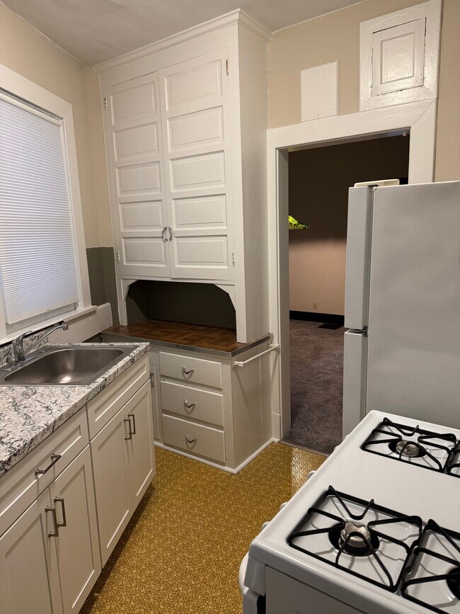 504 Todd St unit 504 Todd St, Pittsburgh, PA 15221 - photo 4