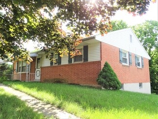 437 S 9th St, Akron, PA 17501