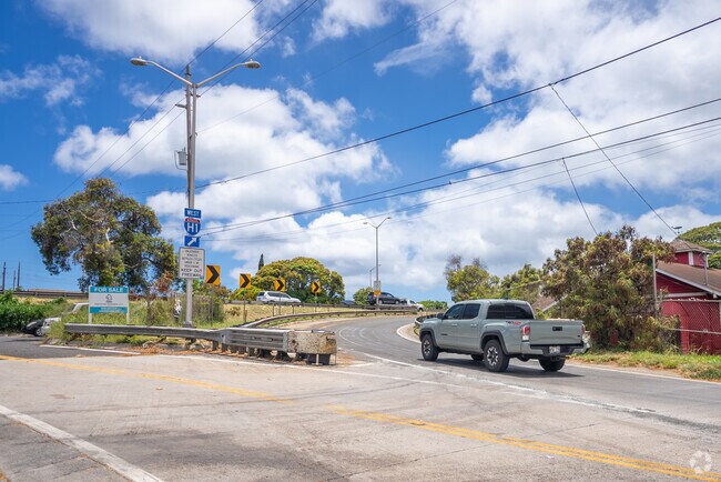 Palolo lies very close to the H1 freeway for easy access to Honolulu.