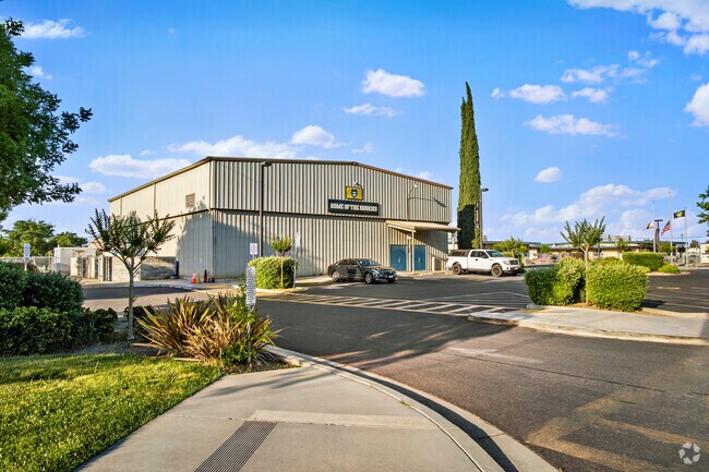 Fox Road Elementary School in Hughson, Ca features excellent athletic facilities.