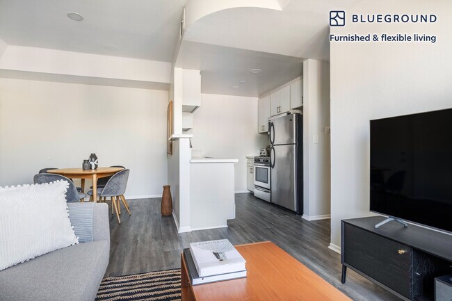 1423 N Curson Ave unit FL2-ID416, Los Angeles, CA 90046 - photo 2