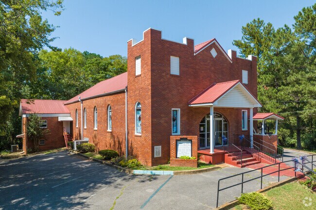 Holt has some old churches in the neighborhood.