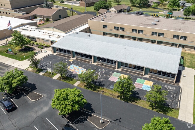 Incarnation School has a student to teacher ratio of 18 to 1.