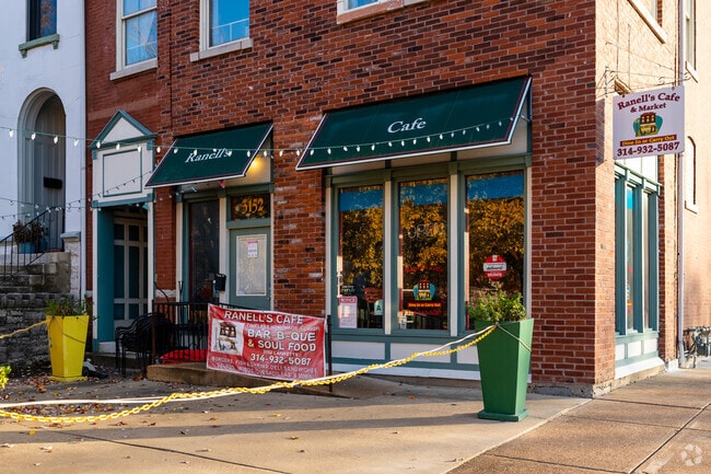 Rannell's Market & Cafe offers southern Soul Food in the heart of The Gate.