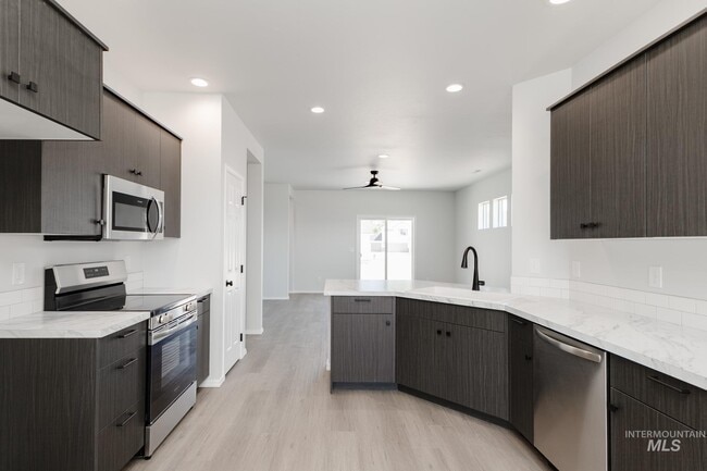 10487 W Teratai St, Star, ID 83669 - photo 2