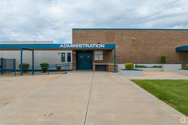PV Online School breaks the boundaries of traditional learning in Paradise Valley.