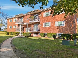 126 W Washington St Unit 323, Round Lake, IL 60073