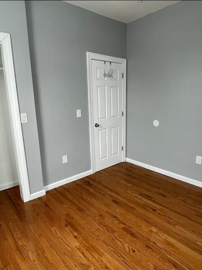 345 Kaplan Ave unit Second Floor Unit, Hackensack, NJ 07601 - photo 6