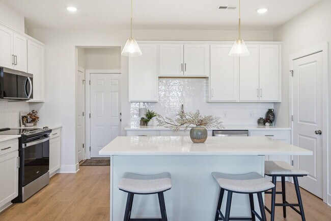 The Aire At Westchester - The Aire at Westchester, Sycamore II Plan unit 38506542, Midlothian, VA 23113 - photo 3