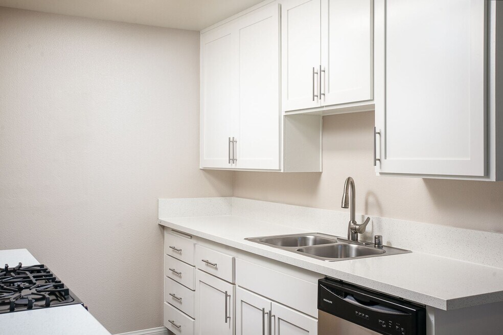 Tierra Palms Apartment Homes, Norwalk, CA 90650 - photo 1