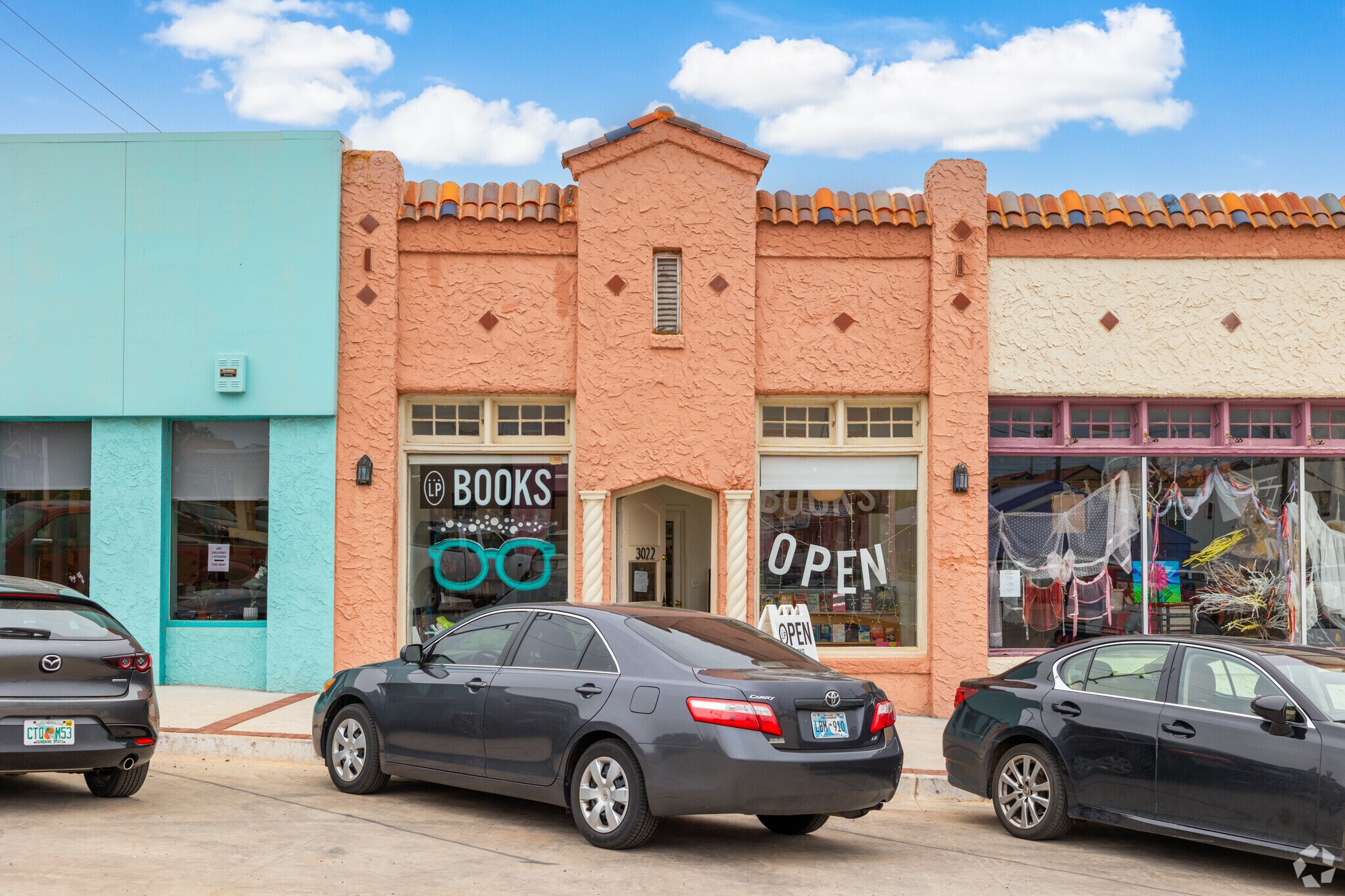 Residents of the Paseo can sit down in LP Books and read for hours.
