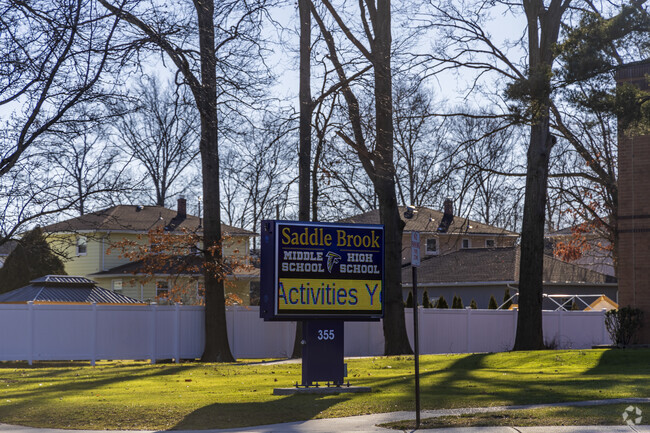 Saddle Brook Mid High Schools is an above-average, public school located in Saddle Brook, NJ.