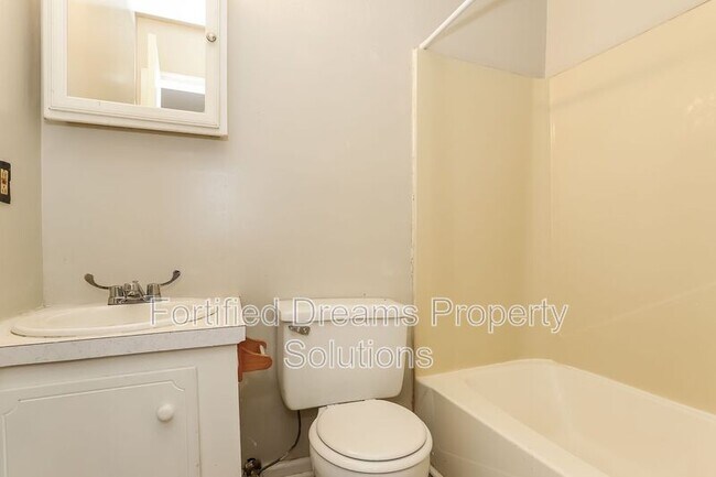 201 Leisure Time Ln unit 3, Winston-Salem, NC 27107 - photo 6