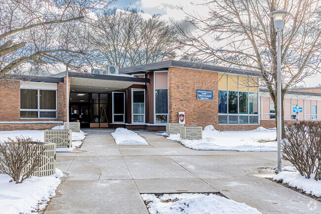 Calhoun Community High School is located in Springfield, Michigan.