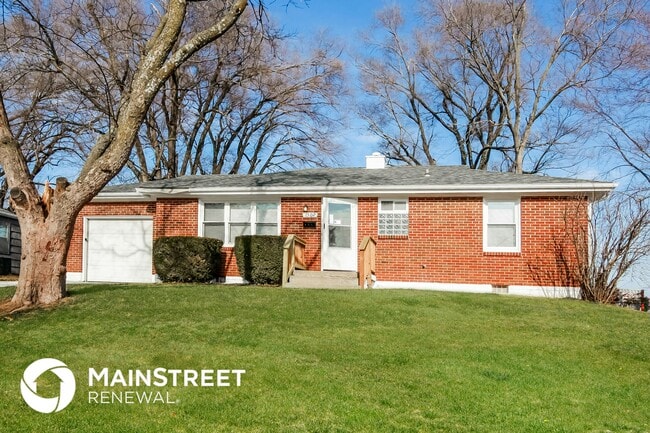 1502 SW 1st St, Lee's Summit, MO 64081 - photo 2