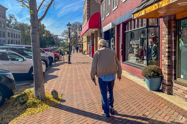 You can find a few retail options near Ohioville.