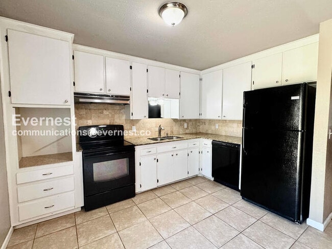 1113 N Hickory Ave, Broken Arrow, OK 74012 - photo 2