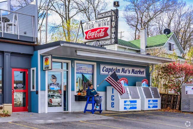 Captain Mo's is a convenience store located on South Gull Lake's southern edge.