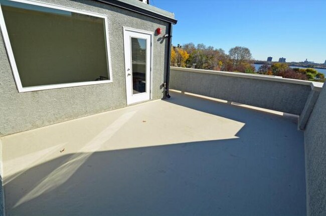 327 E Allen St unit 3, Philadelphia, PA 19125 - photo 7