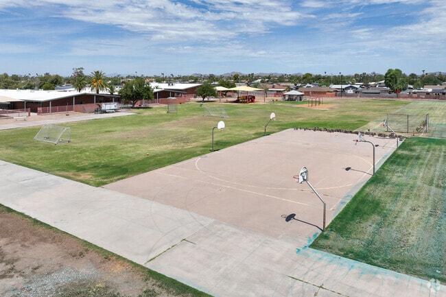 Evergreen Elementary in Casa Grande offers various recreational activities for students.