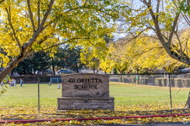 Glorietta Elementary School serves grades K-5 in Central Orinda..