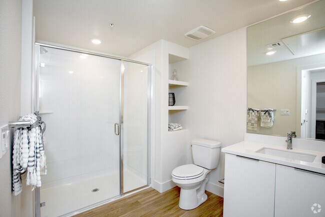 1BR, 1BA - 815SF