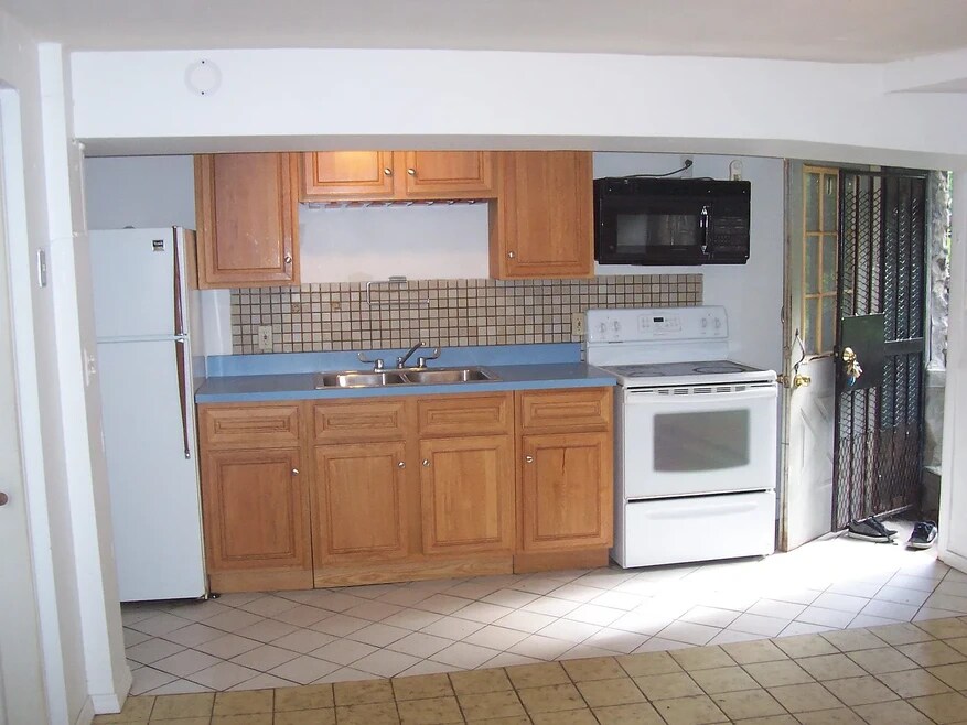 688 Parker St unit 2, Roxbury Crossing, MA 02120 - photo 1