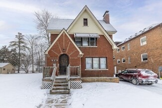 60 Waldo St, Pontiac, MI 48341