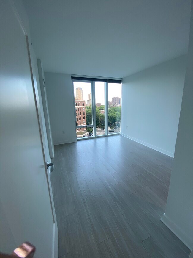 2369 N Lincoln Ave unit 1113, Chicago, IL 60614 - photo 7