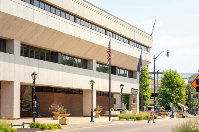 The Springfield Library near Old Aristocracy Hill is a valuable community hub.